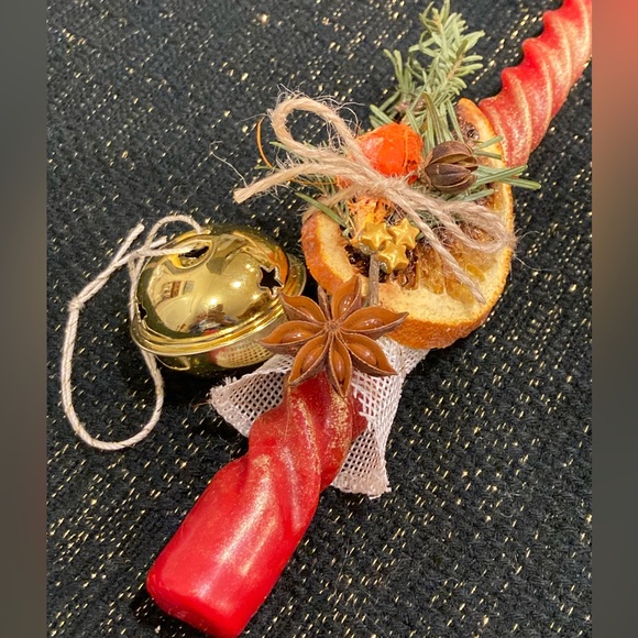 abundance| Prosperity handcrafted candle - Picture 5 of 10